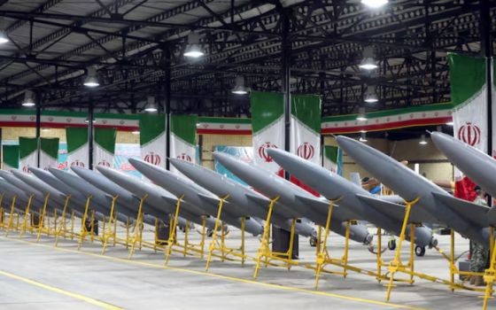 Raisi Dimakamkan Drone 5 Wana Reu (Foto: Reuters)