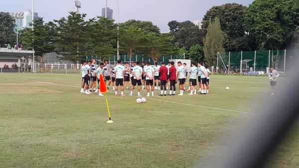 Timnas Indonesia Timnas Indonesia melakukan latihan perdana jelang Kualifikasi Piala Dunia 2026 zona Asia. Sejumlah pemain yang berkarier di luar negeri sudah mulai ikut Latihan. (foto: