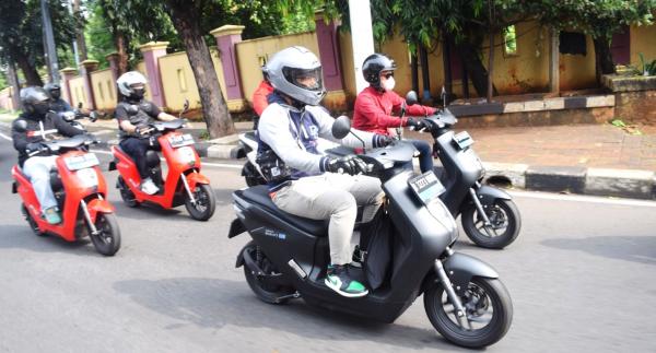 city riding