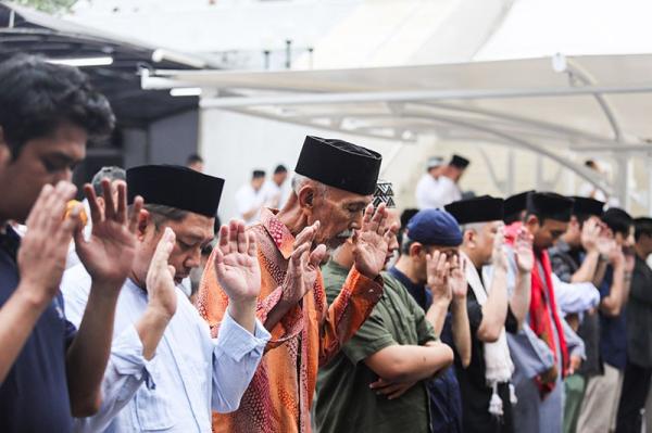 Bacaan Takbir 7x Sholat Idul Adha, Lengkap Teks Arab dan Artinya