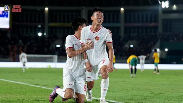 Winger Timnas Indonesia Muhammad Zahaby Gholy merayakan gol ke gawang Australia pada semifinal Piala AFF U-16 2024 di Stadion Manahan, Solo, Senin (1/7/2024) malam. (Foto: PSSI)