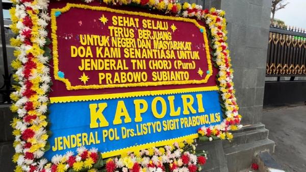 Karangan bunga Karangan bunga untuk Prabowo Subianto (foto: MPI)
