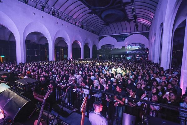 Penonton Konser untuk Korban Sakit Hati Keseruan penonton Konser untuk Korban Sakit Hati. (Foto: dok E Motion Entertainment)