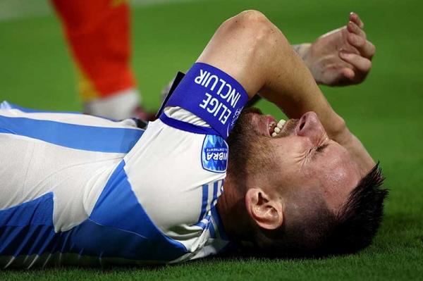 Viral penampakan kaki bengkak Lionel Messi di final Copa America 2024 menarik diulas. Pergelangan kaki La Pulga terlihat cukup parah. (Foto: TyC Sports)