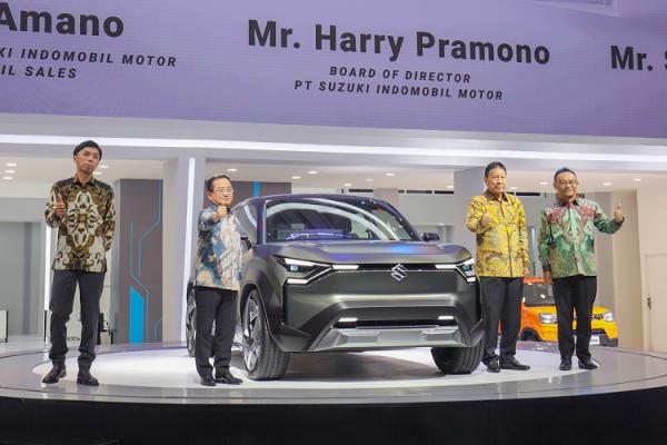 Direksi SIS GIIAS Jajaran direksi PT Suzuki Indomobil Sales (SIS) di GIIAS 2024. (Foto: iNews Media Group/Aldhi Chandra Setiawan)