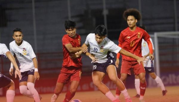 Myanmar Vs Laos Timnas Myanmar bermain imbang 1-1 melawan Laos pada laga lanjutan Grup B Piala AFF U-19 2024. Duel digelar di Stadion Gelora 10 November, Minggu (21/7). (Foto: @theaseanball)