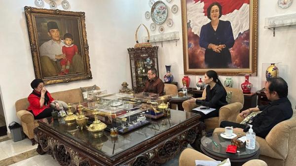 Ketua Umum Partai Perindo Hary Tanoesoedibjo (HT) Ketua Umum Partai Perindo Hary Tanoesoedibjo (HT) dan Ketua Harian Nasional DPP Partai Perindo Angela Tanoesoedibjo bertemu Ketua Umum PDIP Megawati Soekarnoputri (dok. Partai Perindo)