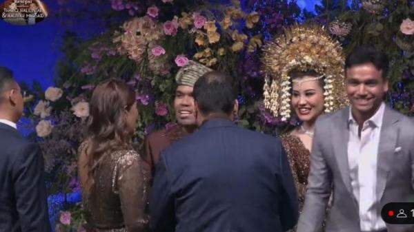 Fadly Faisal Hadir di Resepsi Pernikahan Thariq Halilintar dan Aaliyah tanpa Fuji Jadi Sorotan 
