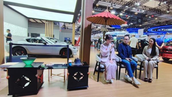 Minum Teh Mazda