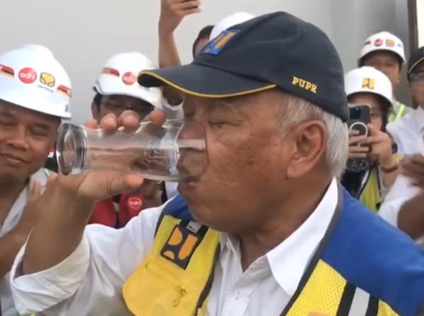 potret Basuki minum dari keran air di IKN (screens potret Basuki minum dari keran air di IKN (screenshot IG)