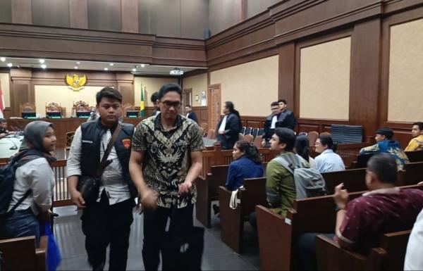 Elvanno Hatorangan Divonis 6 Tahun Penjara terkait Kasus Korupsi Proyek BTS 4G