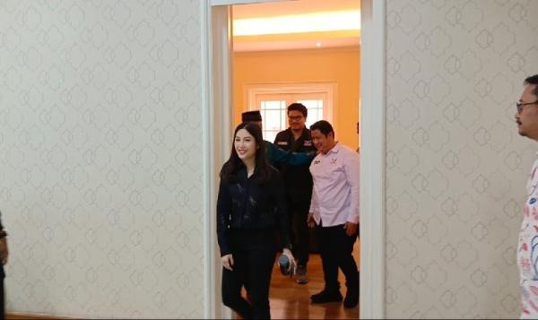 Ketum DPP Partai Perindo Angela Tanoesoedibjo bertemu dengan Gubernur Sumbar Mahyeldi (Foto: Raka Dwi Novianto)