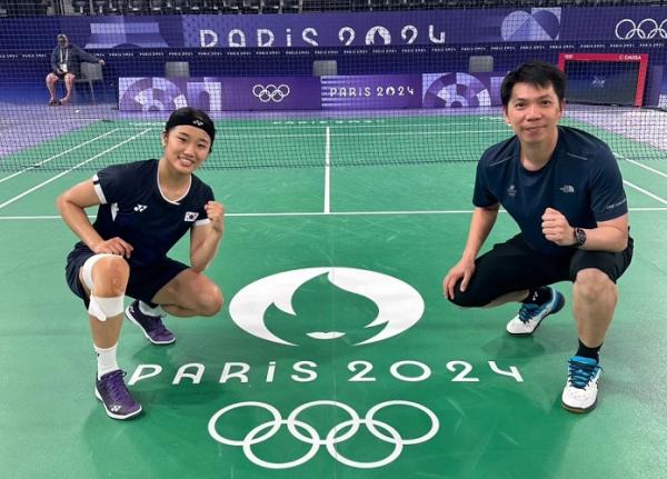 Rony Agustinus An Se Young Pelatih asal Indonesia, Rony Agustinus (kanan) sukses mengantar tunggal putri Korea Selatan An Se Young meraih medali emas Olimpiade Paris 2024. (Foto: Instagram @a_sy_2225)