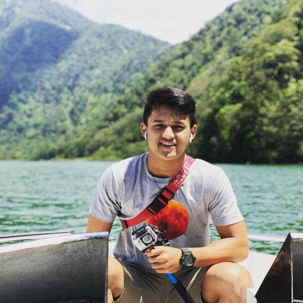 Rizki Juniansyah berpetualang Rizki Juniansyah suka berpetualang di alam bebas