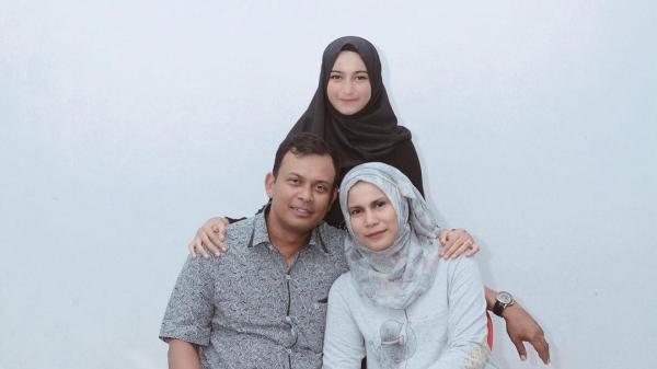 Cut Intan dan kedua orangtuanya Cut Intan Nabila dan kedua orangtuanya