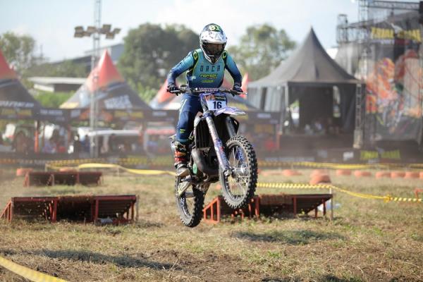 Kroser nasional Ananda Rigi Kroser nasional Ananda Rigi siap beraksi pada kejuaraan balap motocross bergengsi Trial Game Dirt seri ketiga di Sirkuit Lapangan Jogja Expo Center (JEC), Bantul, Yogyakarta, pada 23-24 Agustus mendatang. (Foto: Trial Game Dirt)