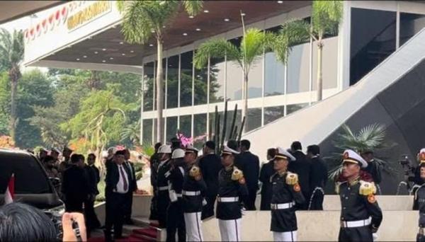 Menko Perekonomian Airlangga Hartarto Menko Perekonomian Airlangga Hartarto menghadiri Sidang Tahunan MPR 2024 di Kompleks Parlemen Senayan, Jakarta, Jumat (16/8/2024). (Foto: Anggie Ariesta)