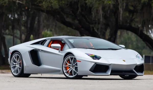 Lamborghini Aventador LP700 4