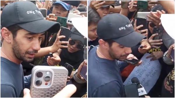 Reza Rahadian Orasi Reza Rahadian orasi di depan gedung DPR RI