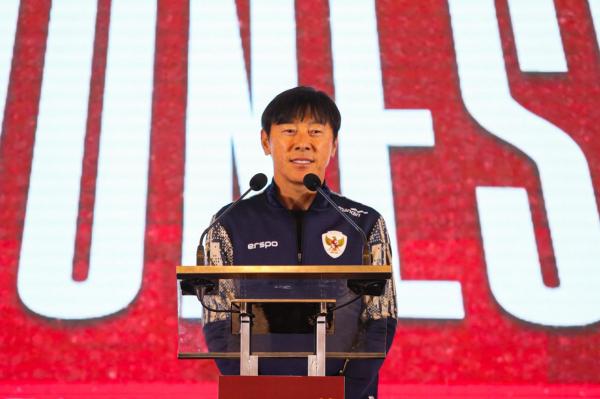 Pelatih Timnas Indonesia Shin Tae-yong mengungkapkan kondisi terkini Jordi Amat. Dia menyebut kemungkinan besar Jordi tak akan masuk Timnas Indonesia di Kualifikasi Piala Dunia 2026. (foto: Aldhi/MPI)