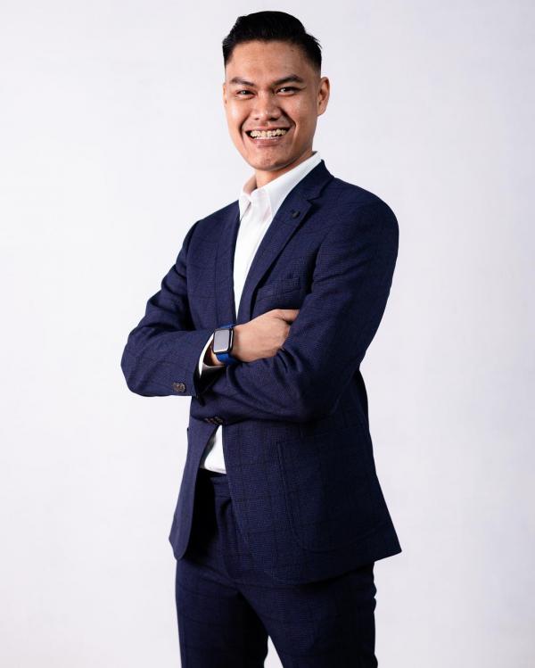 Gus Sakti tampil formal Gus Sakti tampil formal
