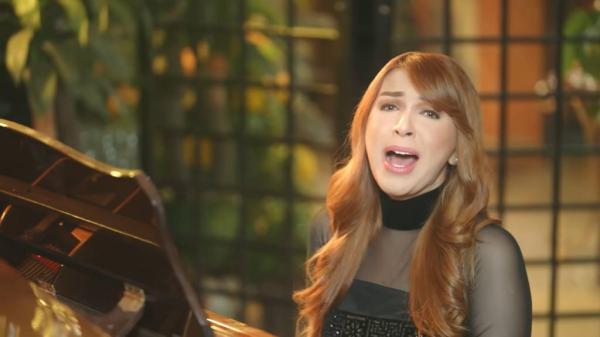 Puput Novel cover lagu Puput Novel cover lagu Lady Gaga berjudul I`ll Never Love Again