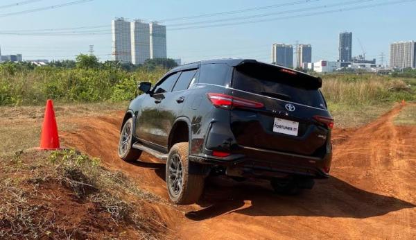 Toyota Fortuner 2