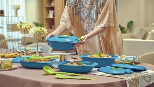 Tupperware bangkrut Tupperware Brands bersiap-siap untuk mengajukan kebangkrutan atau kepailitan pada pekan ini setelah beroperasi selama hampir 80 tahun. (Foto: Tupperware)