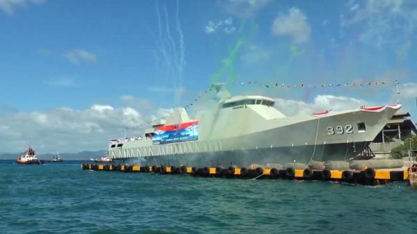 TNI Angkatan Laut (AL) kembali melaksanakan shipnaming dan launching kapal perang buatan dalam negeri di galangan kapal PT. Daya Radar Utama, Lampung, Jumat (20/9/2024). (Foto: Andreas Afandi).