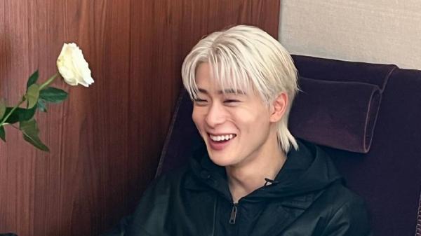 Jaehyun NCT membuat surat untuk fans Jaehyun NCT membuat surat untuk fans setelah umumkan wamil 4 November 2024. (Foto: Instagram)