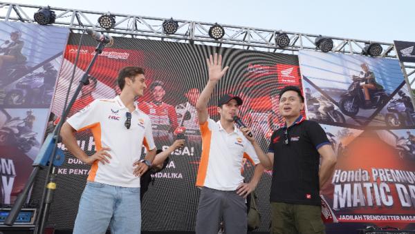 Pembalap Repsol Honda Joan Mir dan Luca Marini Pembalap Repsol Honda Team Joan Mir dan Luca Marini menyapa para penggemar. (Foto: dok AHM)