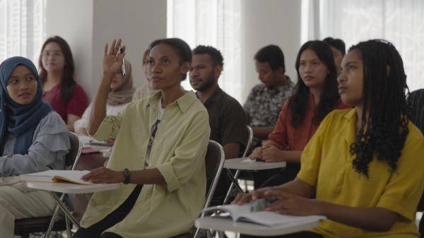 program ADik bagi siswa Papua dan 3T Para siswa Papua dan 3T juga memiliki peluang besar untuk melanjutkan pendidikan tinggi melalui Program ADik. (Foto: dok Kemendikbudristek)
