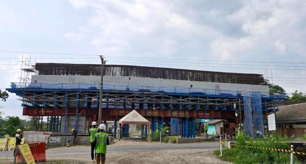 Tol Yogyakarta-Bawen Seksi 1.1 Pembangunan Tol Yogyakarta-Bawen seksi 1 diproyeksi mencapai 70 persen di akhir tahun ini. (Foto: Suparjo Ramalan)