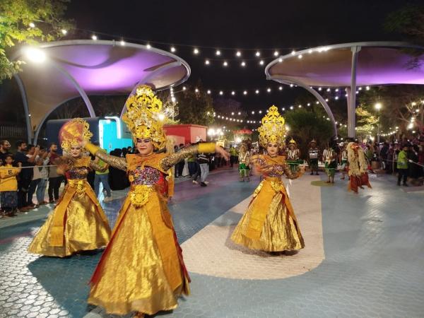 Budaya Indonesia Di Riyadh Pameran budaya Indonesia di Riyadh (Foto: Kastolani)