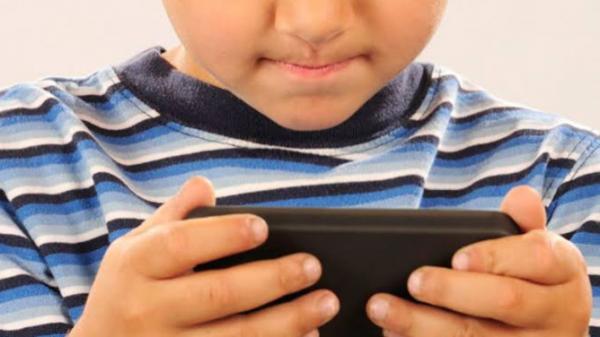 Duh! 3 dari 5 Anak Palsukan Usia demi Bisa Main Medsos