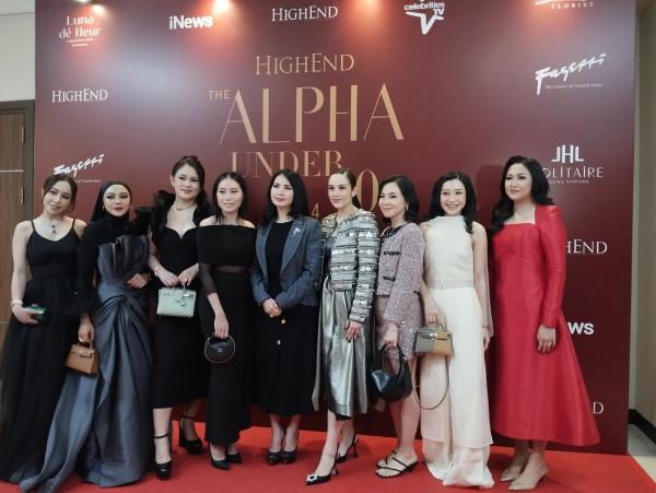 The Alpha Under 40 Liliana Tanoesoedibjo bersama penerima The Alpha Under 40. (Foto: Ayu Utami Anggraeni)
