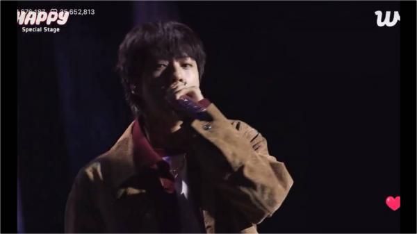 Jin BTS saat tampil duet perdana bersama Red Velvet. (Foto: X)