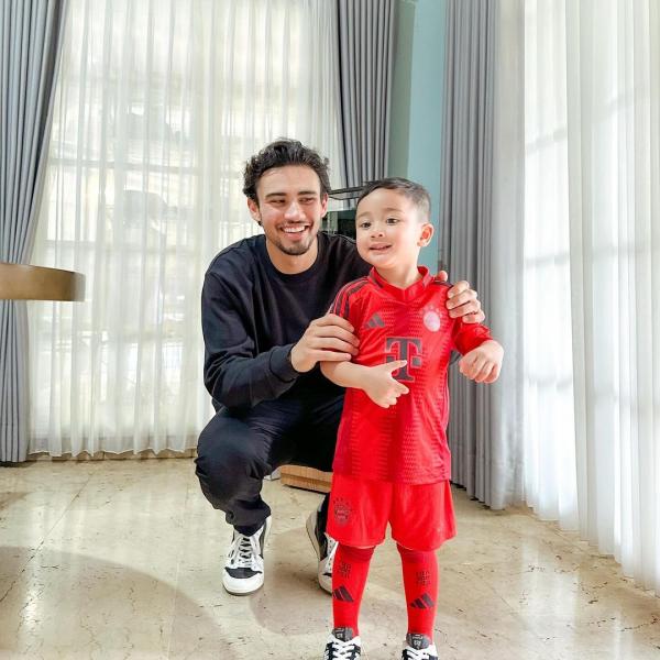Nathan dan Cipung Nathan Tjoe-A-On dan Cipung. (Foto: Instagram)