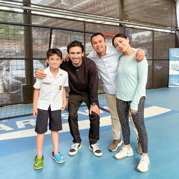 Nathan Tjoe-A-On mampir ke Andara Nathan Tjoe-A-On mampir ke Andara disambut hangat keluarga Raffi Ahmad. (Foto: Instagram)