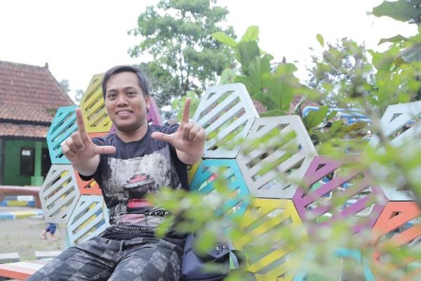 Lebah Ganteng Pria di balik sosok Lebah Ganteng. (Foto: Instagram)