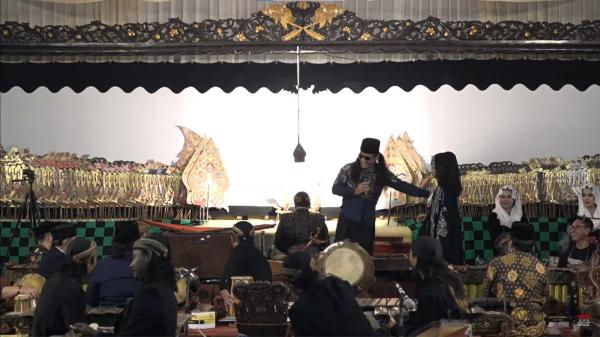 Momen Gus Miftah menyebut Yati Pesek jelek. (Foto: Youtube)
