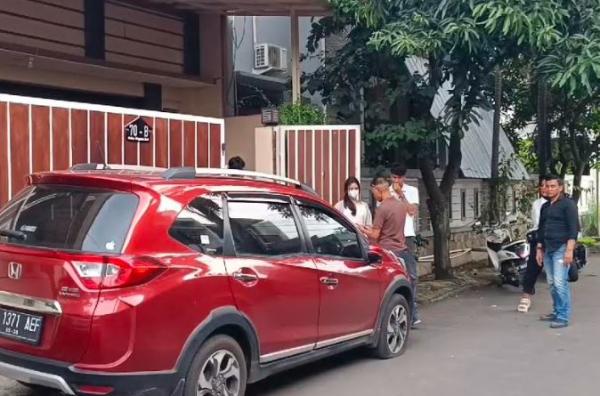 Kasus penculikan Polisi menyelidiki kasus penculikan ibu rumah tangga sepulang dari arisan di Kelurahan Antapani, Kota Bandung. (Foto: MPI)