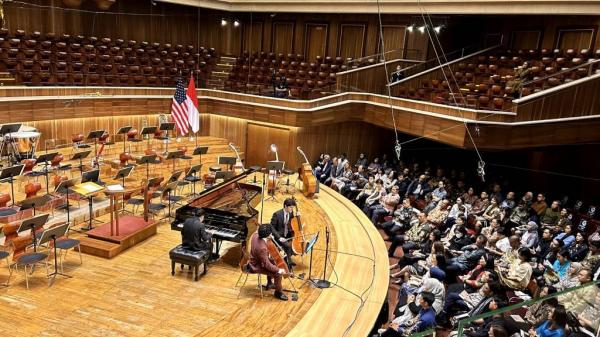 Konser orkestra merayakan persahabatan AS dan Indonesia. (Foto: Annastasya Rizqa)