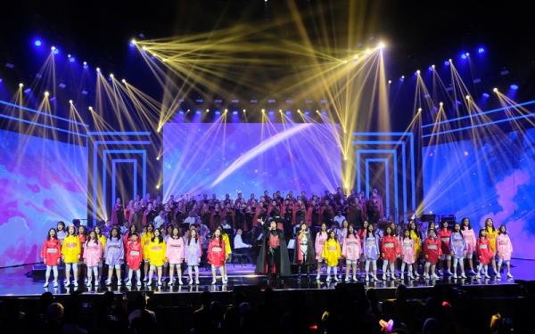 Konser Symphonic Saga The Resonanz Children Choir (TRCC) membawakan lagu Nippon Egao Hyakkei dari anime Joshiraku dalam Konser Symphonic Saga: Iconic Scores from Anime & Games. (Foto: Istimewa)