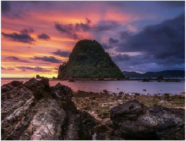 Pantau Pulo Merah