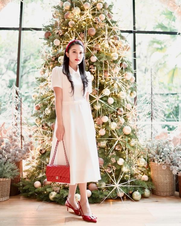 Sandra Dewi dan pohon Natal mewahnya Sandra Dewi dan pohon Natal mewahnya. (Foto: Instagram)