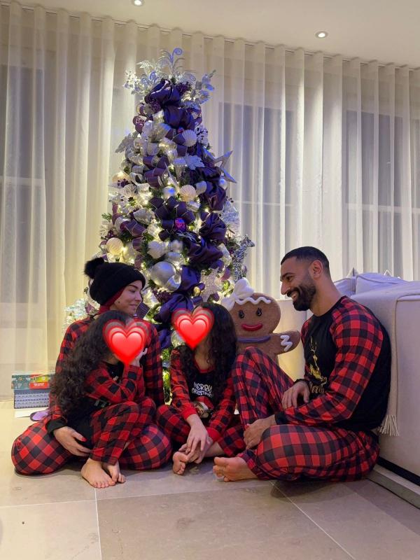 Mohamed Salah dan keluarganya merayakan Natal 2024. (Foto: X)