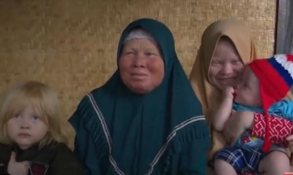 Penduduk Kampung Ciburuy