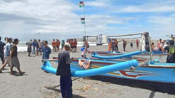Nelayan hilang di Pantai Congot Suasana pencarian nelayan hilang di Pantai Congot. (Foto: Istimewa).