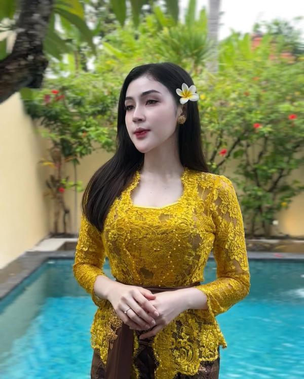 Polwan cantik viral Polwan Eby yang viral. (Foto: Instagram)